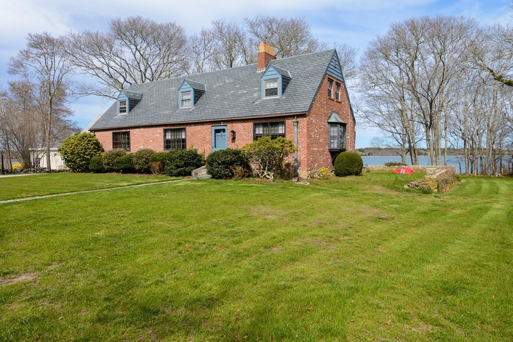 88-90 Aucoot Road Mattapoisett, MA 02739 - Photo 20 of 24 Gallery Image 20