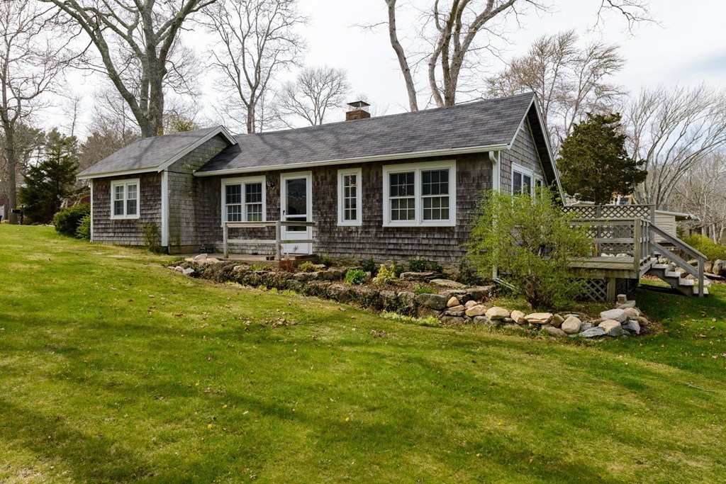 88-90 Aucoot Road Mattapoisett, MA 02739 - Photo 6 of 24 Gallery Image 6
