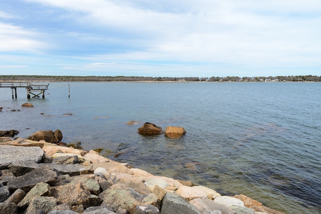 88-90 Aucoot Road Mattapoisett, MA 02739 - Photo 8 of 24 Gallery Image 8