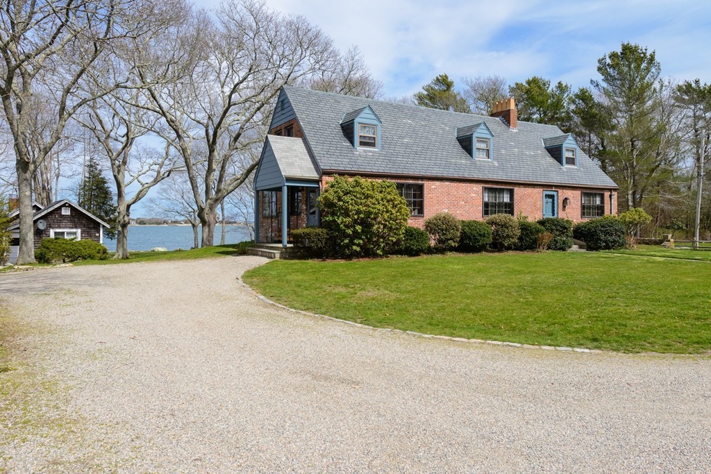 88-90 Aucoot Road Mattapoisett, MA 02739 - Photo 9 of 24 Gallery Image 9