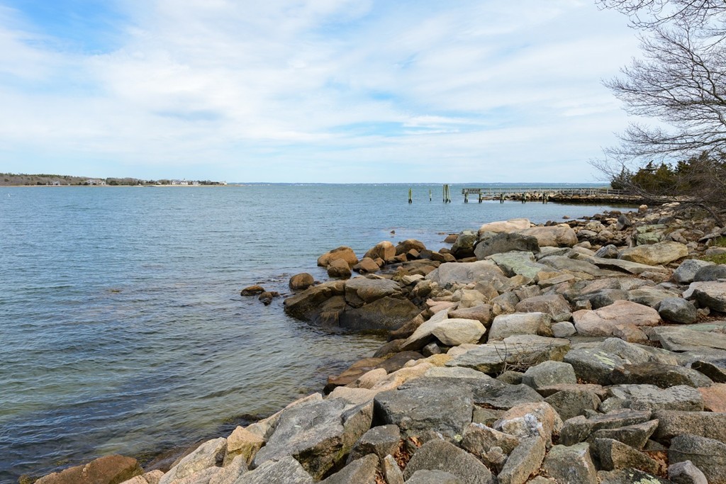 88-90 Aucoot Road Mattapoisett, MA 02739 - Photo 10 of 24 Gallery Image 10