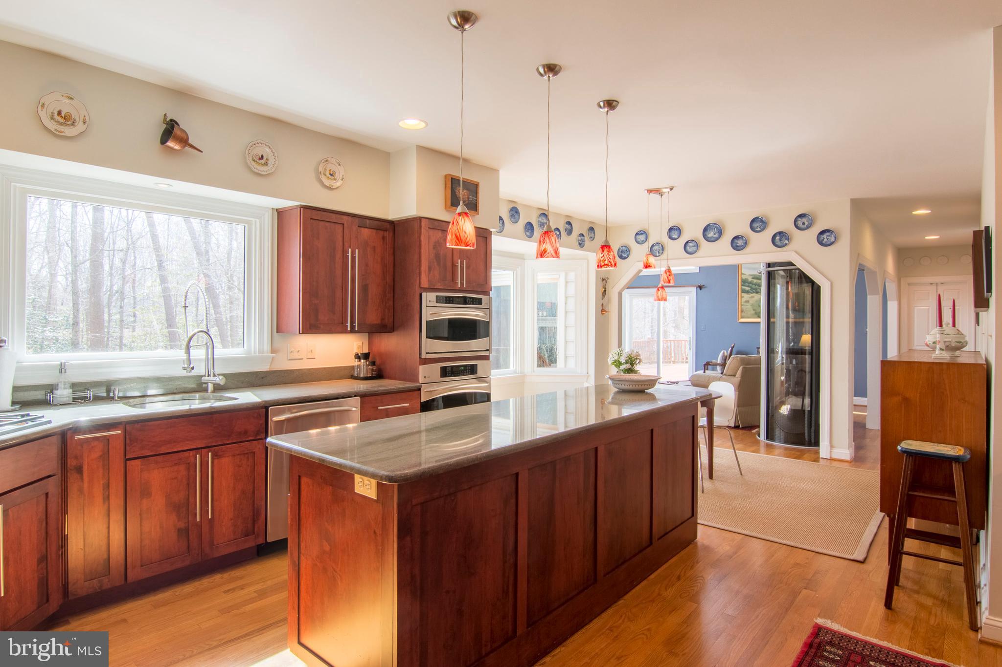 533 Post Oak Road Annapolis, MD 21401 - Photo 18 of 65 Breakfast room just off kitchen