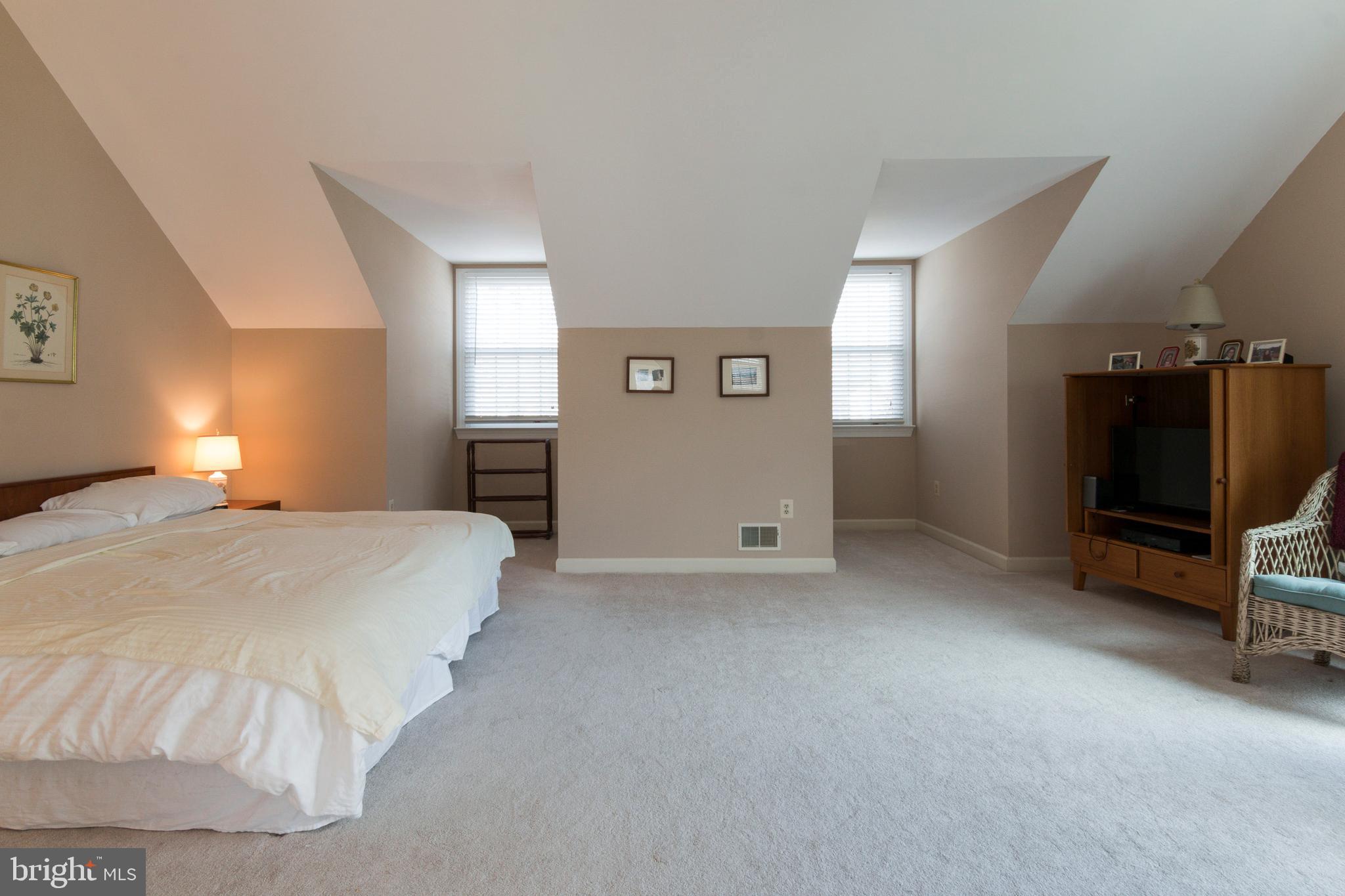 533 Post Oak Road Annapolis, MD 21401 - Photo 33 of 65 Dormered windows in master suite