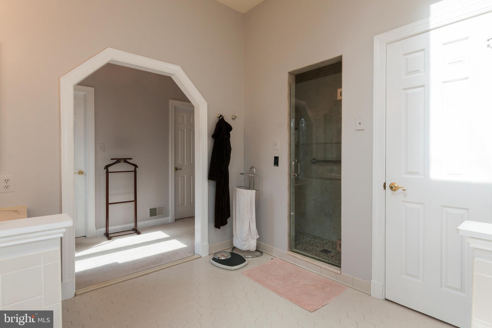 533 Post Oak Road Annapolis, MD 21401 - Photo 39 of 65 Master shower and water closet