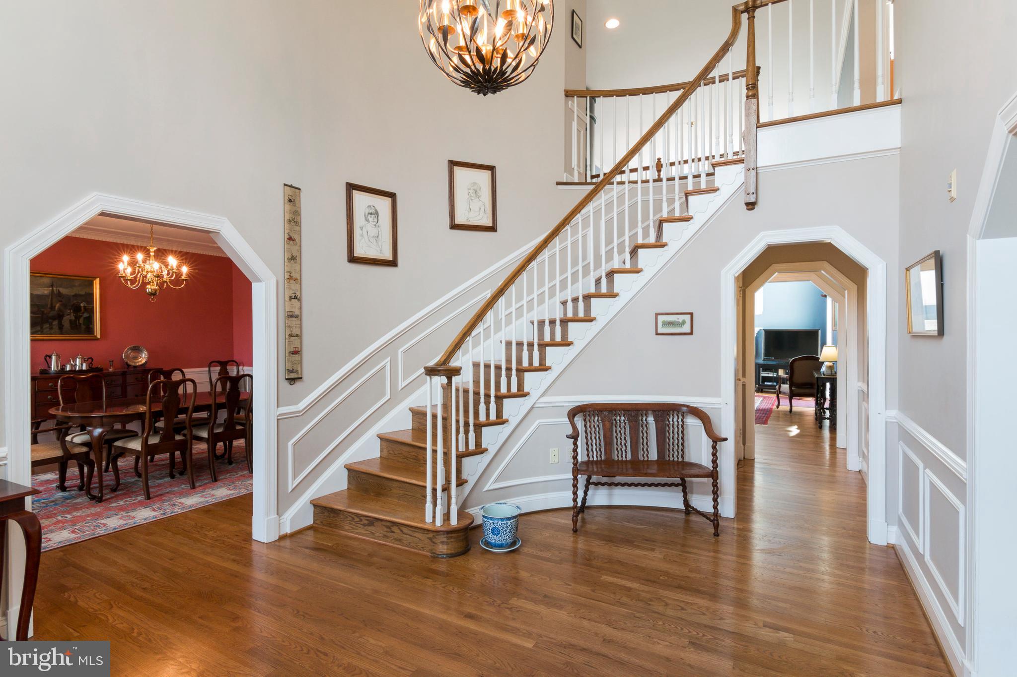 533 Post Oak Road Annapolis, MD 21401 - Photo 5 of 65 Graceful curved staircase in main foyer