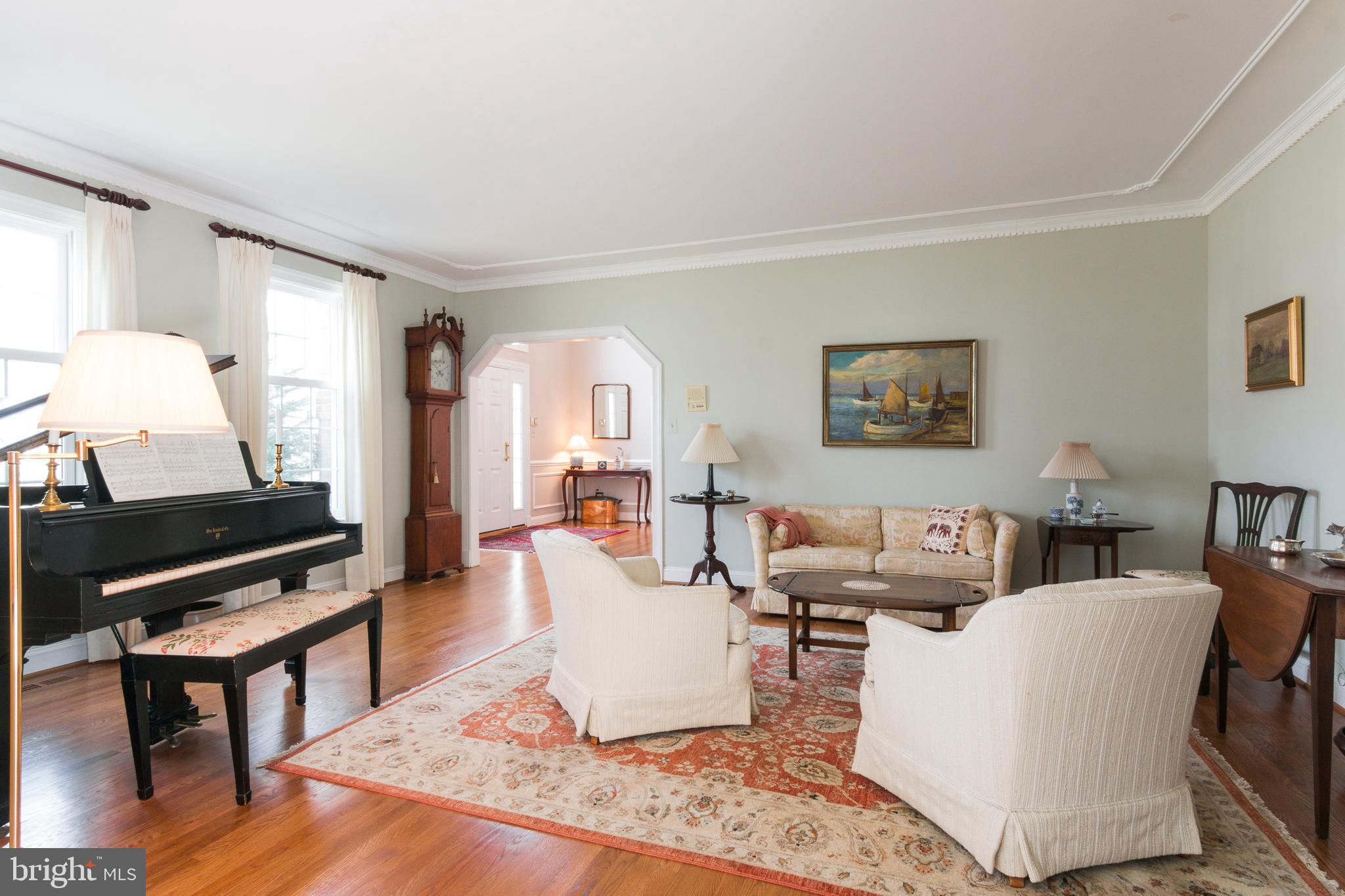 533 Post Oak Road Annapolis, MD 21401 - Photo 6 of 65 Formal living room with hardwoods