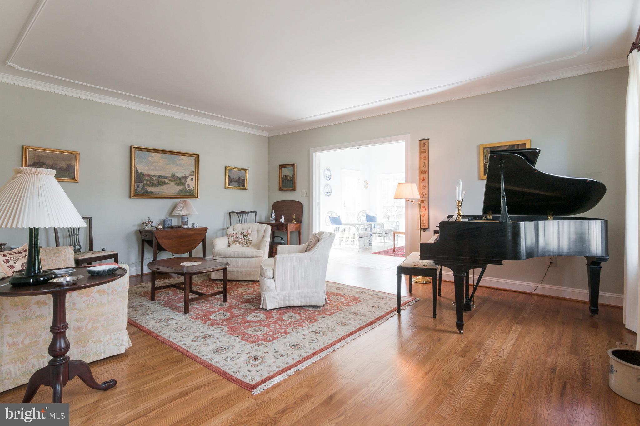 533 Post Oak Road Annapolis, MD 21401 - Photo 7 of 65 Formal living room just off foyer