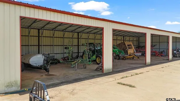 $1,595,000 | 11074 West 64th Highway, Overton, TX 75684