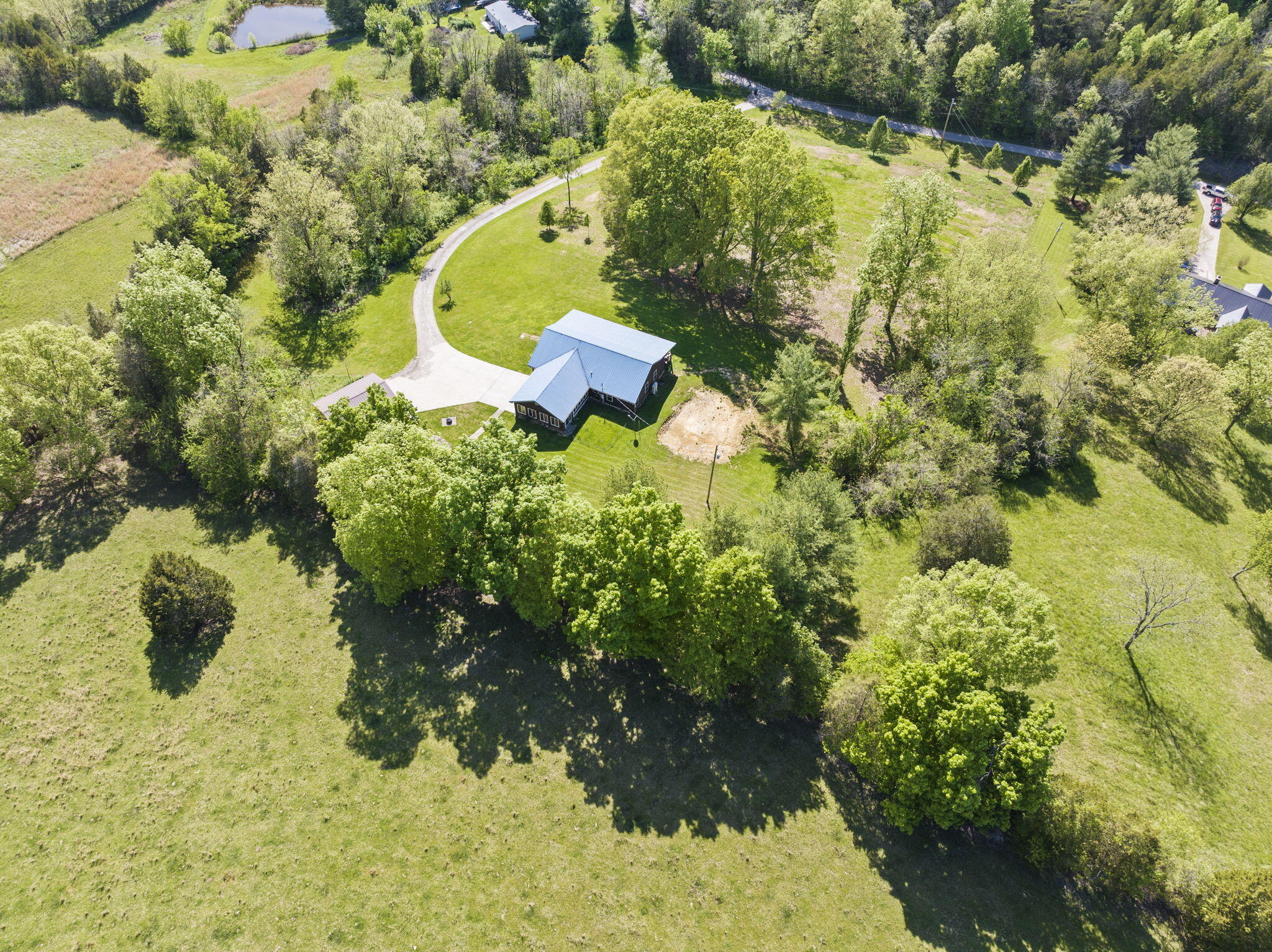 900 Vienna Road Winchester, KY 40391 - Photo 31 of 39 15-web-or-mls-DJI_20240503165913_0928_D