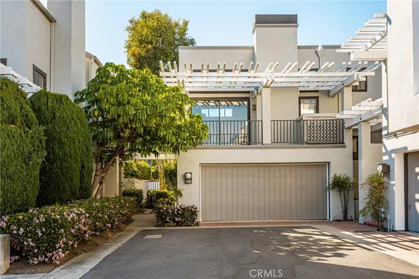 $1,950,000 | 19 Waterway, Unit 9, Irvine, CA 92614