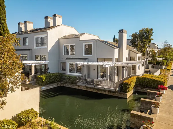 $1,950,000 | 19 Waterway, Unit 9, Irvine, CA 92614