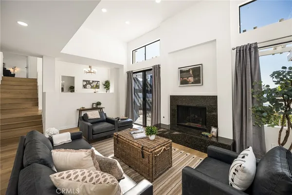 $1,950,000 | 19 Waterway, Unit 9, Irvine, CA 92614