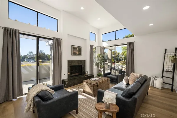 $1,950,000 | 19 Waterway, Unit 9, Irvine, CA 92614