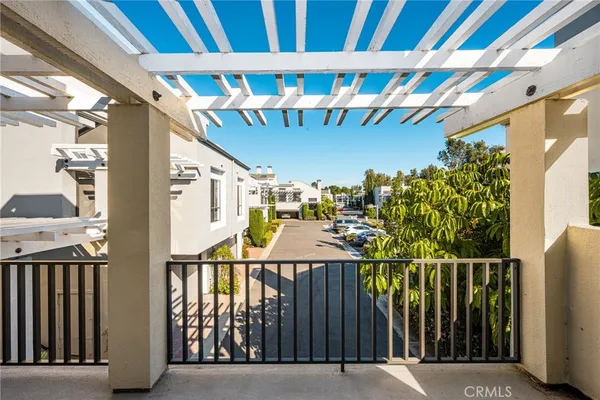 $1,950,000 | 19 Waterway, Unit 9, Irvine, CA 92614