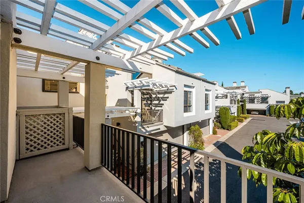 $1,950,000 | 19 Waterway, Unit 9, Irvine, CA 92614
