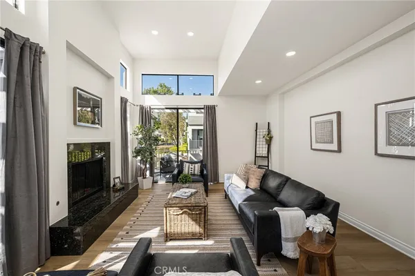 $1,950,000 | 19 Waterway, Unit 9, Irvine, CA 92614