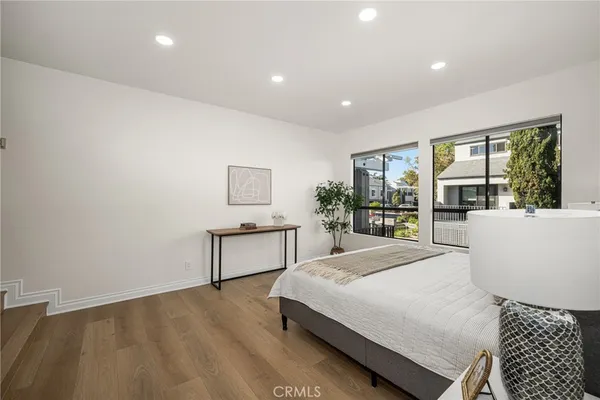 $1,950,000 | 19 Waterway, Unit 9, Irvine, CA 92614