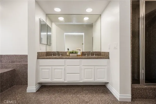 $1,950,000 | 19 Waterway, Unit 9, Irvine, CA 92614