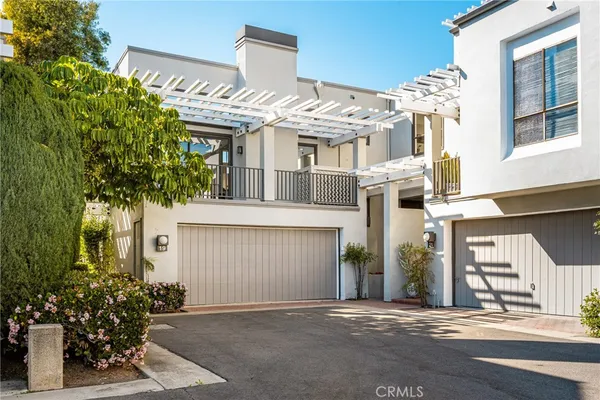 $1,950,000 | 19 Waterway, Unit 9, Irvine, CA 92614