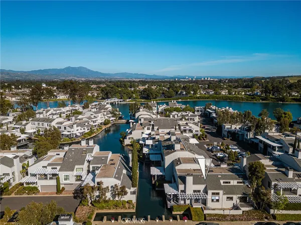 $1,950,000 | 19 Waterway, Unit 9, Irvine, CA 92614