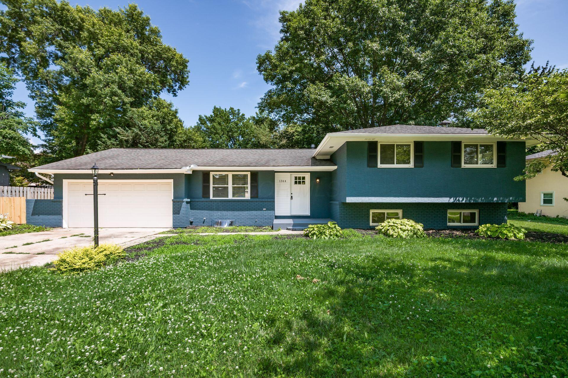 1344 Yorktown Road Columbus, OH 43232 - Photo 1 of 47 002_c5a_L 204 Oakwood Ct002-2
