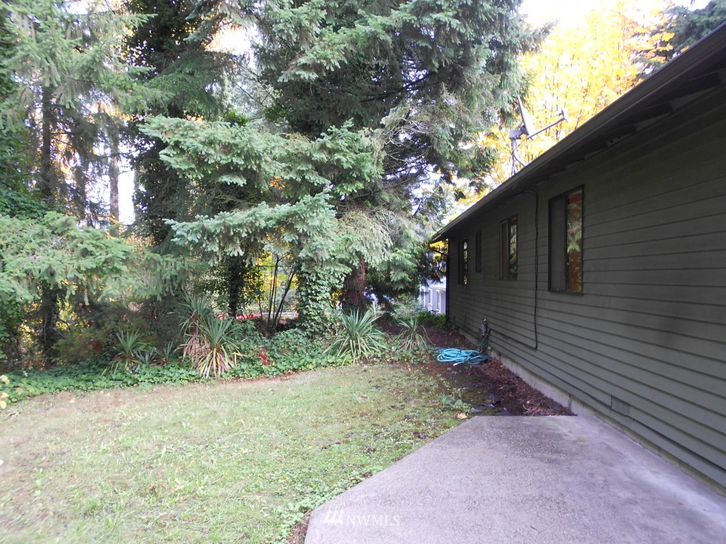 2007 Aberdeen Place Southeast Renton, WA 98055 - Photo 9 of 10