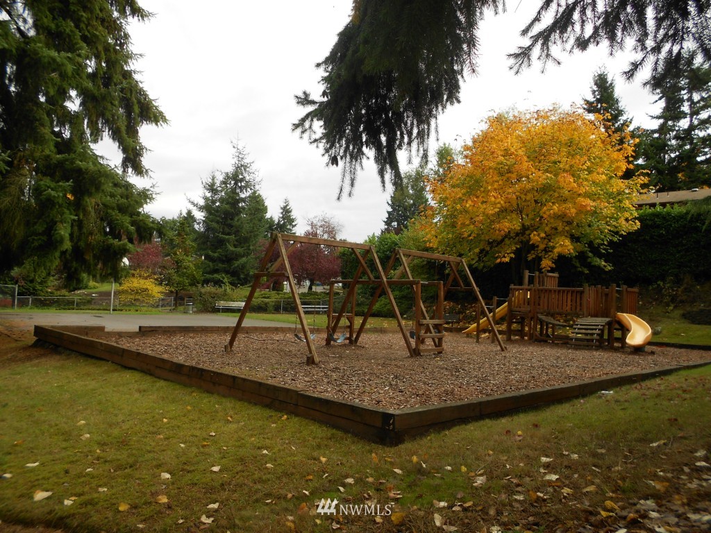 2007 Aberdeen Place Southeast Renton, WA 98055 - Photo 10 of 10