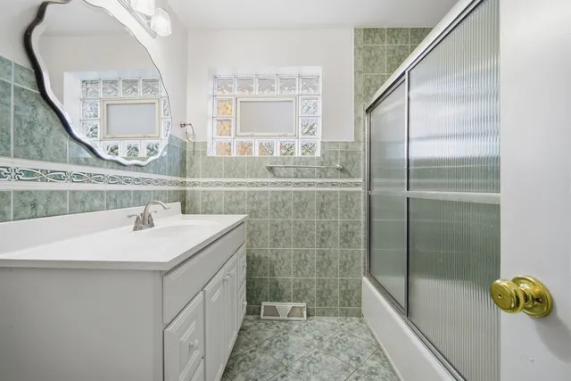 $684,000 | 6228 North Forest Glen Avenue, Chicago, IL 60646