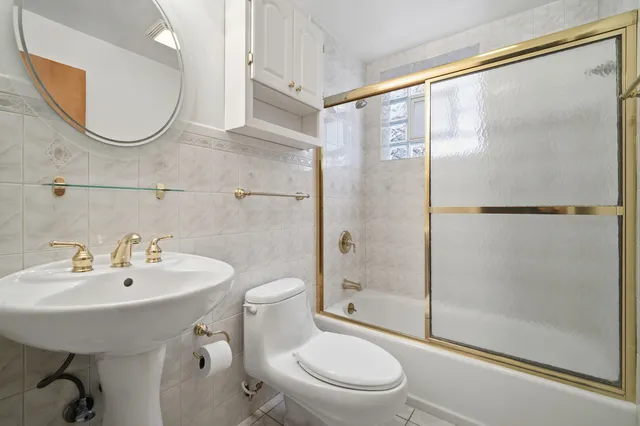 $684,000 | 6228 North Forest Glen Avenue, Chicago, IL 60646