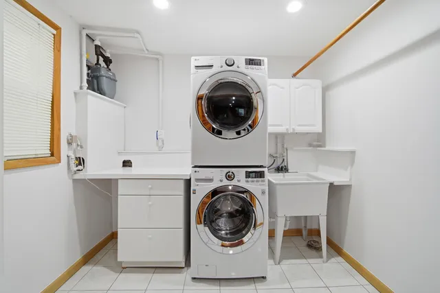 $684,000 | 6228 North Forest Glen Avenue, Chicago, IL 60646