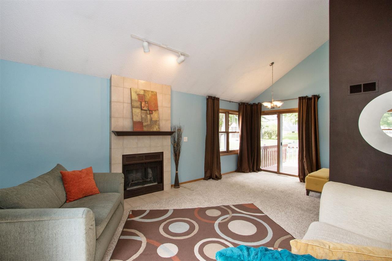 1935 Holiday Road Coralville, IA 52241 - Photo 5 of 31 Gallery Image 5