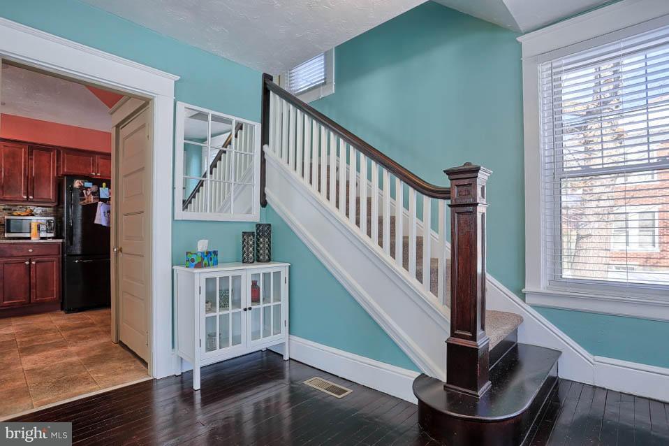 3345 East Prospect Road York, PA 17402 - Photo 4 of 31 Gallery Image 4