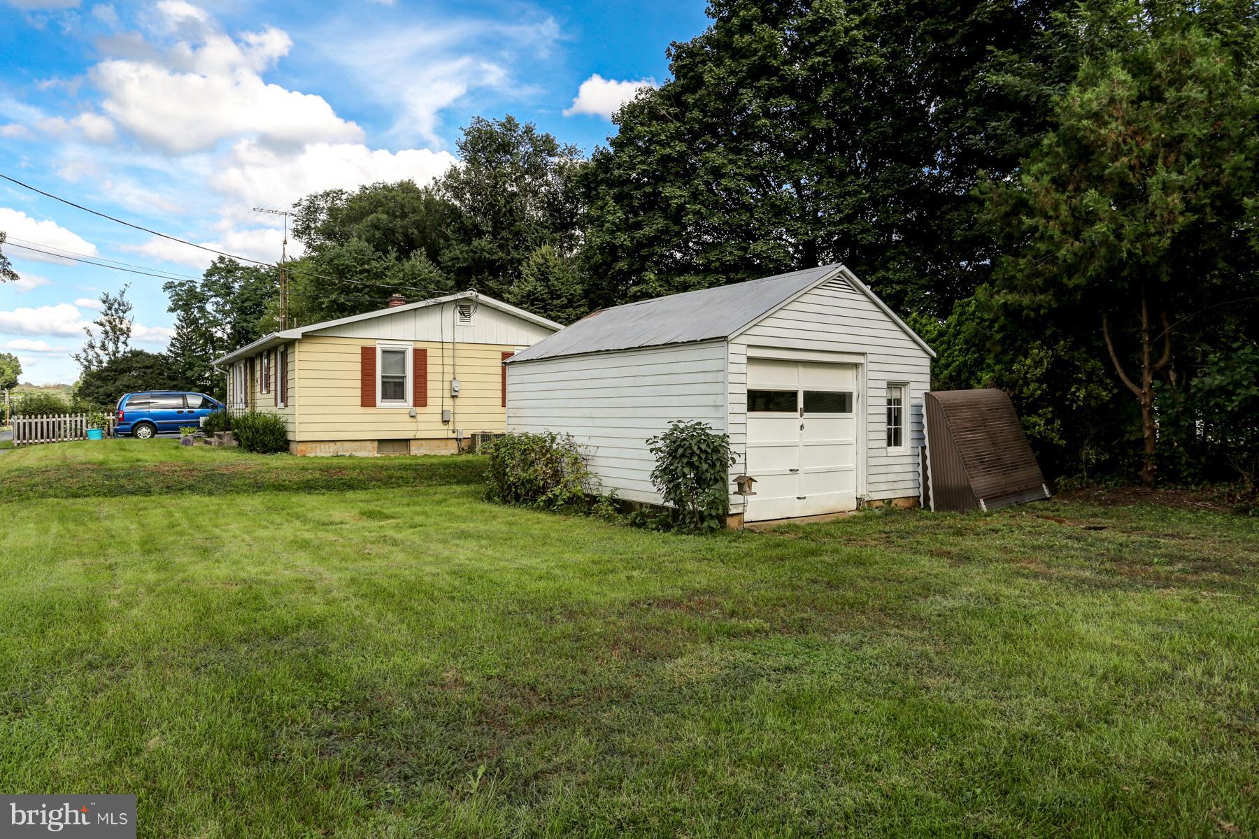 155 North Hazel Street Manheim, PA 17545 - Photo 21 of 24