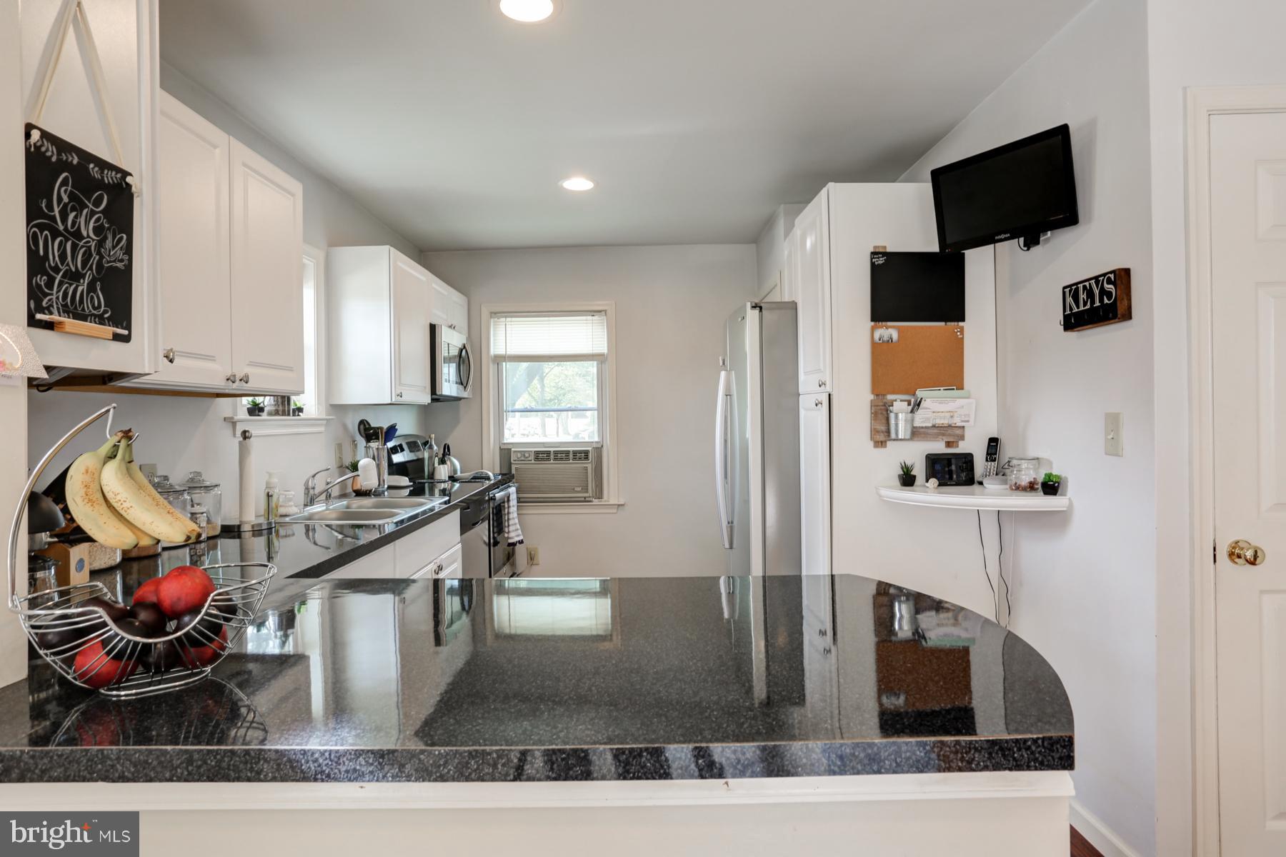 155 North Hazel Street Manheim, PA 17545 - Photo 5 of 24