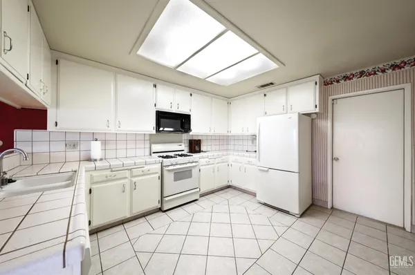 $225,000 | Undisclosed Address, Bakersfield, CA 93308