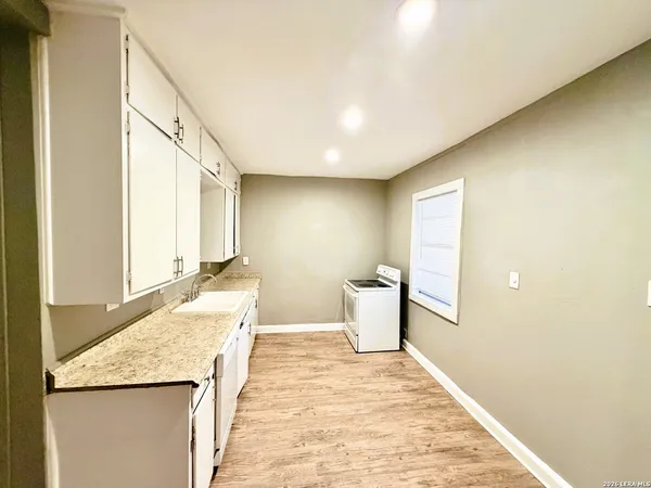 $1,295 | 400 Pfeil Street, Schertz, TX 78154