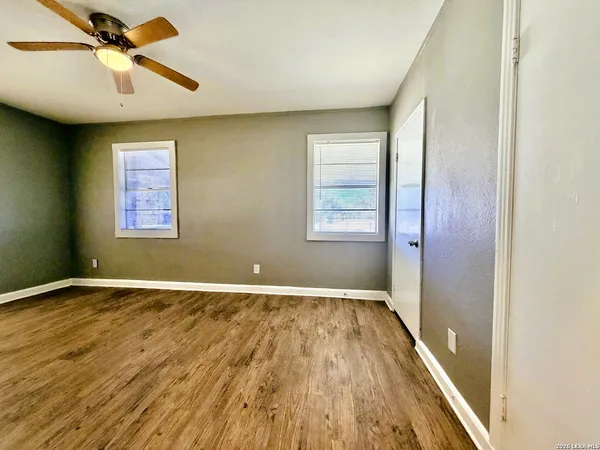 $1,295 | 400 Pfeil Street, Schertz, TX 78154