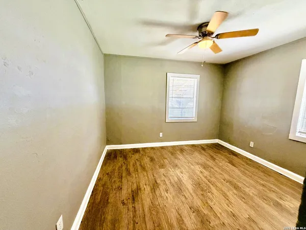 $1,295 | 400 Pfeil Street, Schertz, TX 78154