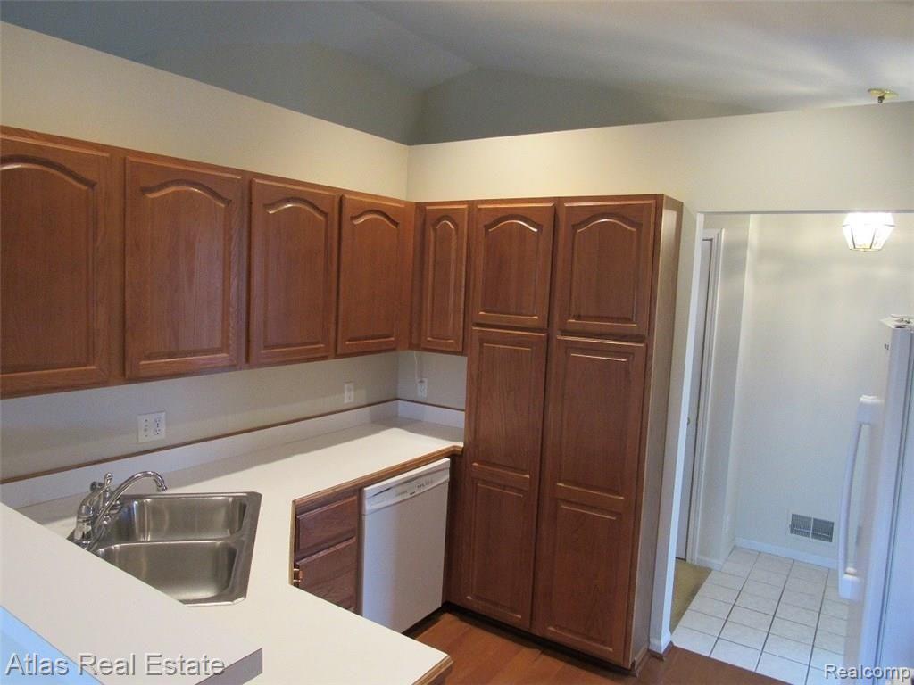 10205 Hawthorne Ridge Road Goodrich, MI 48438 - Photo 7 of 19 IMG_2547.JPG