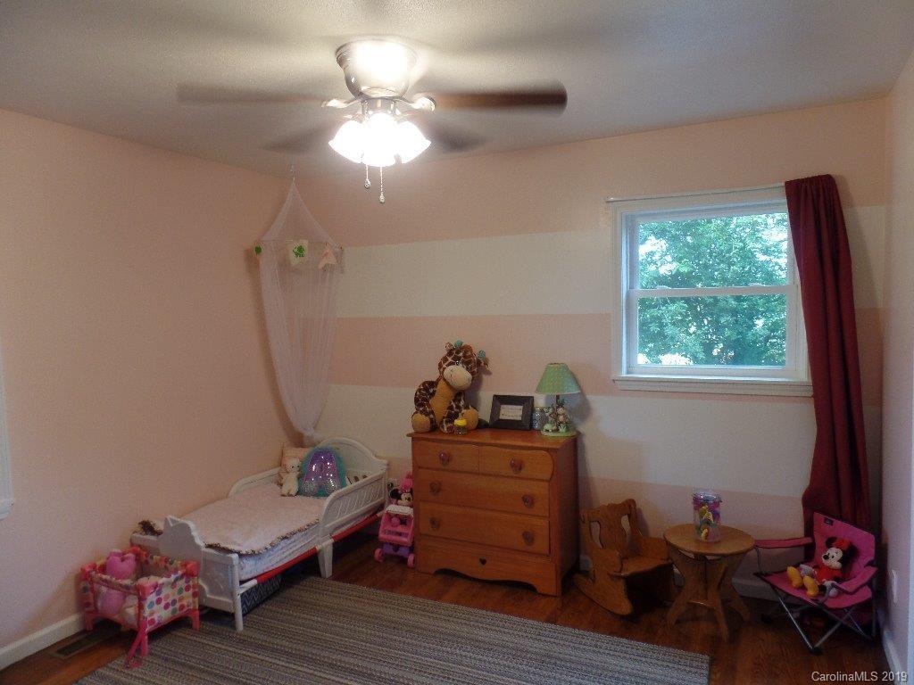 1586 Propst Road Morganton, NC 28655 - Photo 3 of 21 Gallery Image 3
