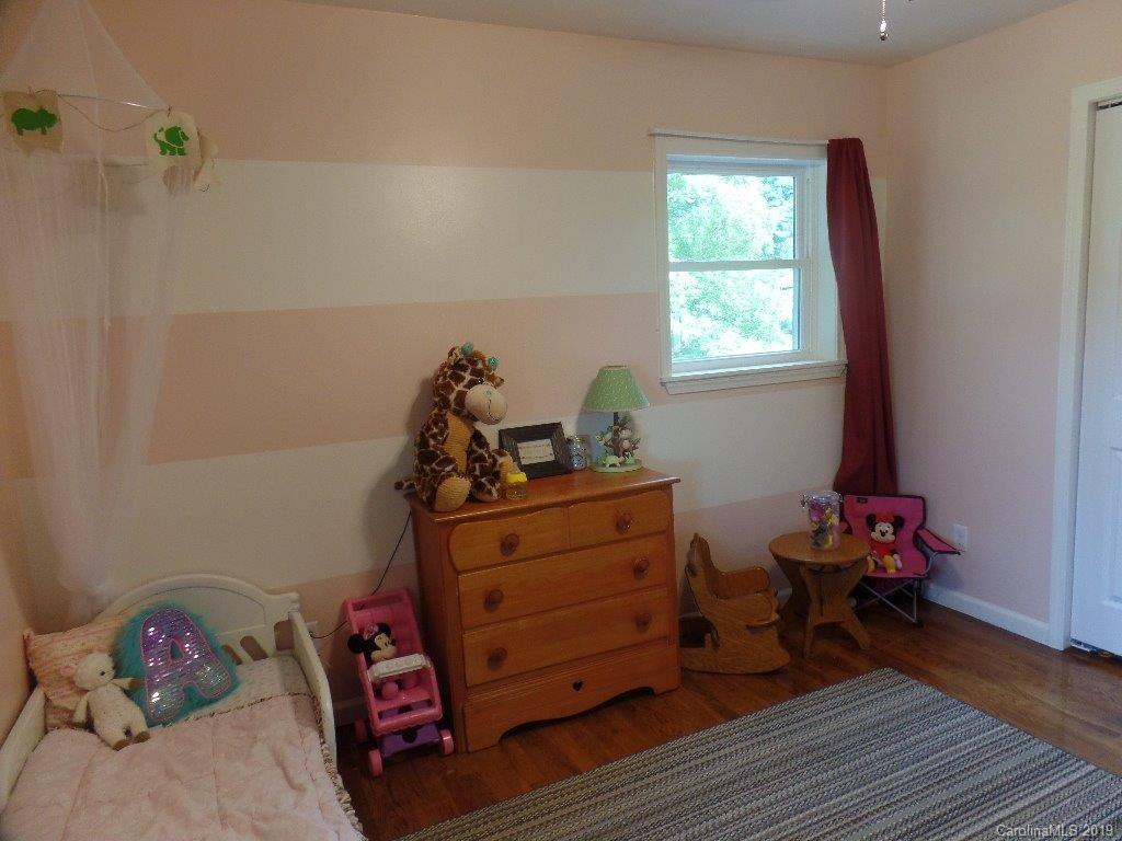 1586 Propst Road Morganton, NC 28655 - Photo 4 of 21 Gallery Image 4