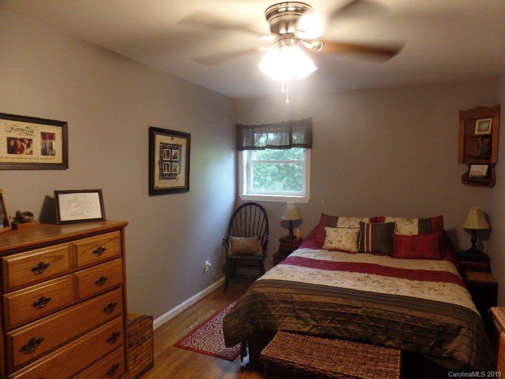 1586 Propst Road Morganton, NC 28655 - Photo 5 of 21 Gallery Image 5