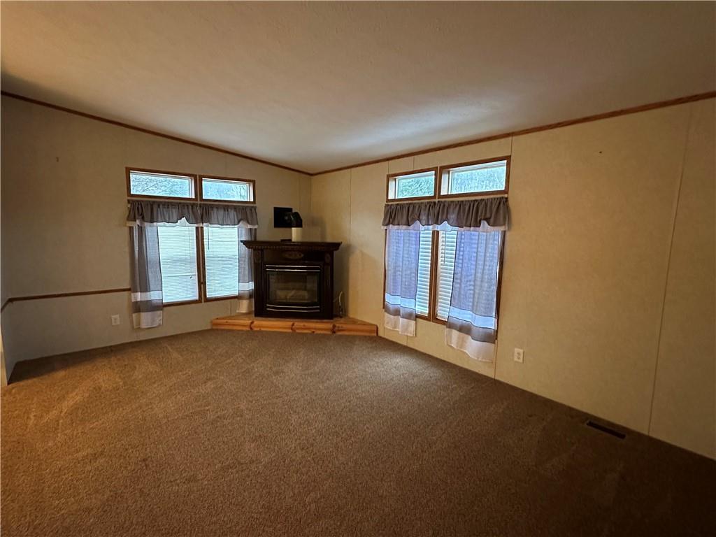 107 Trieste Street Butler, PA 16002 - Photo 15 of 40 an empty room with windows