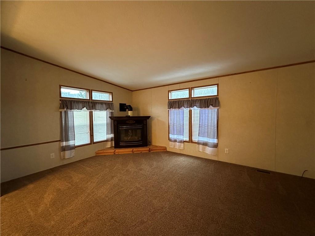 107 Trieste Street Butler, PA 16002 - Photo 17 of 40 an empty room with windows