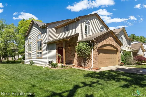 $419,000 | 113 Algansee Drive, Troy, MI 48083