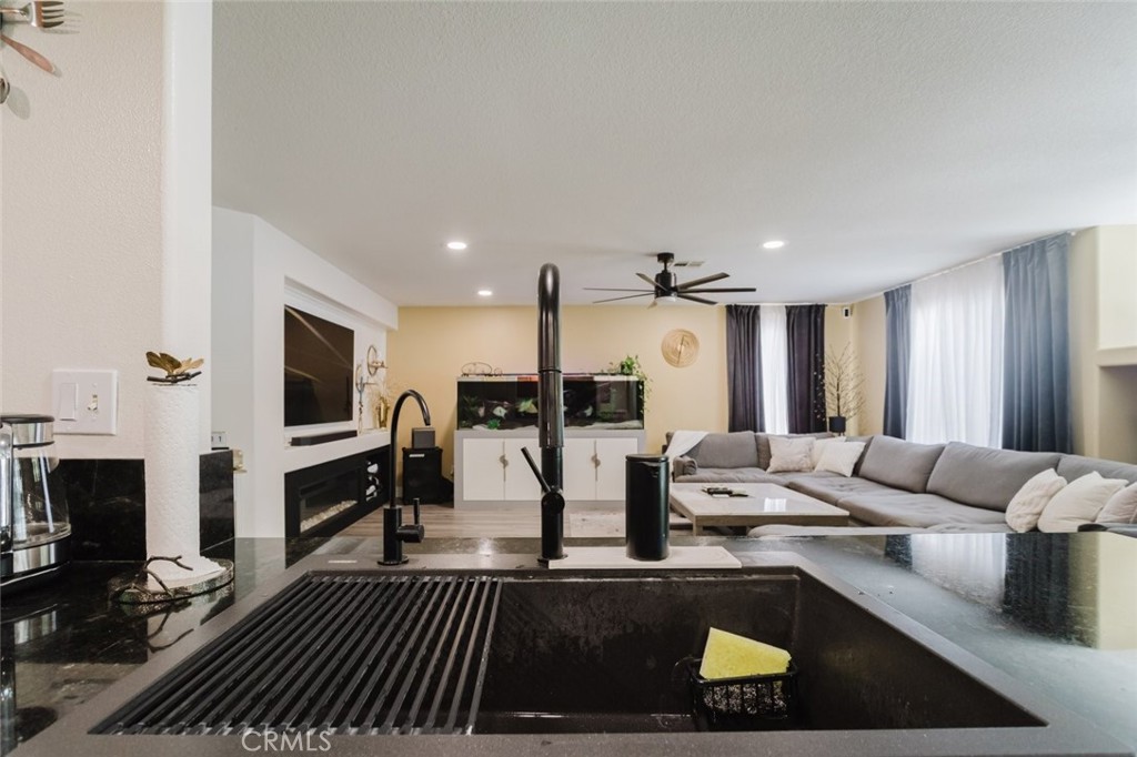 5617 East Ave R 12 Palmdale, CA 93552 - Photo 17 of 71