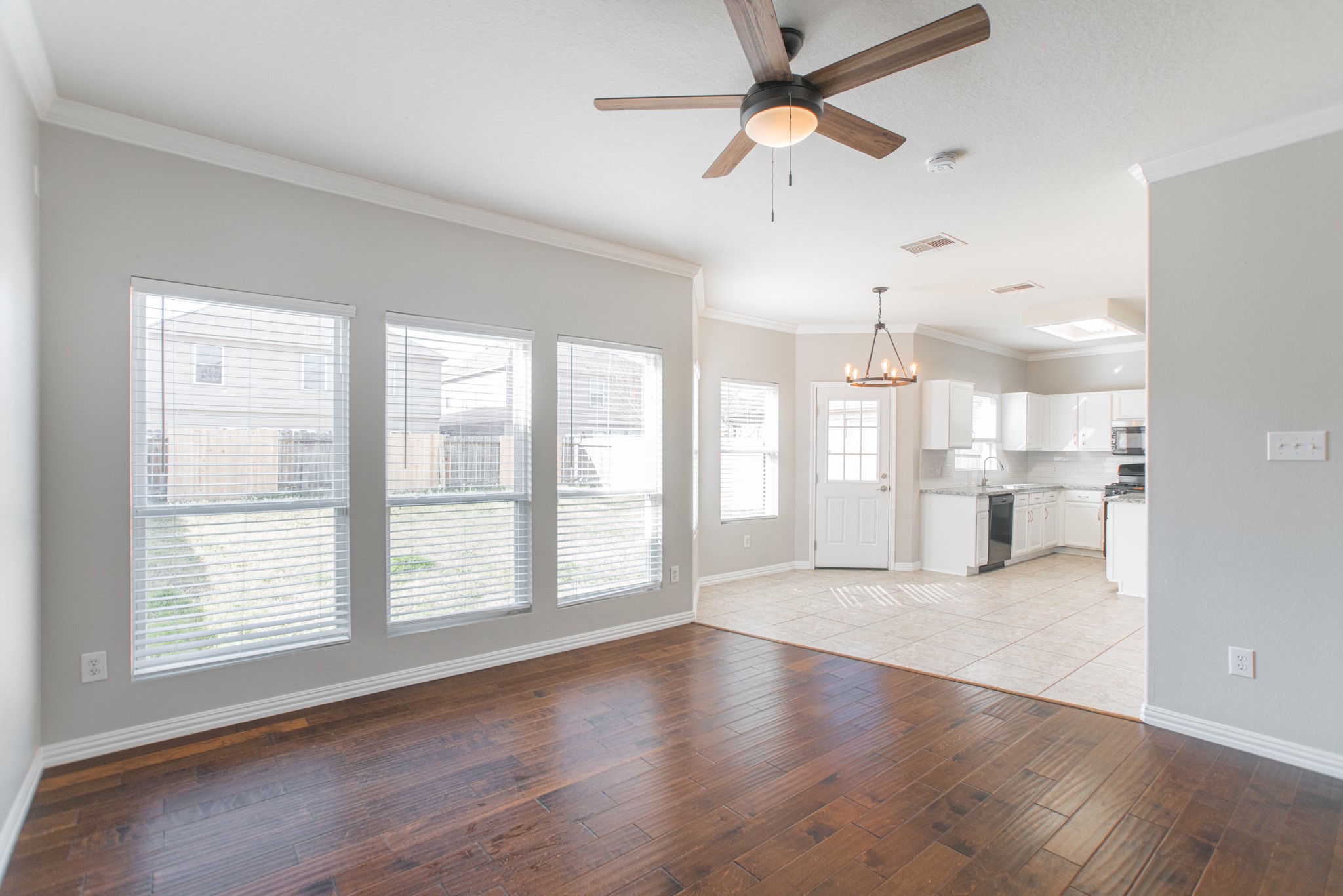 22519 Goss Spring Court Spring, TX 77373 - Photo 11 of 47 Gallery Image 11