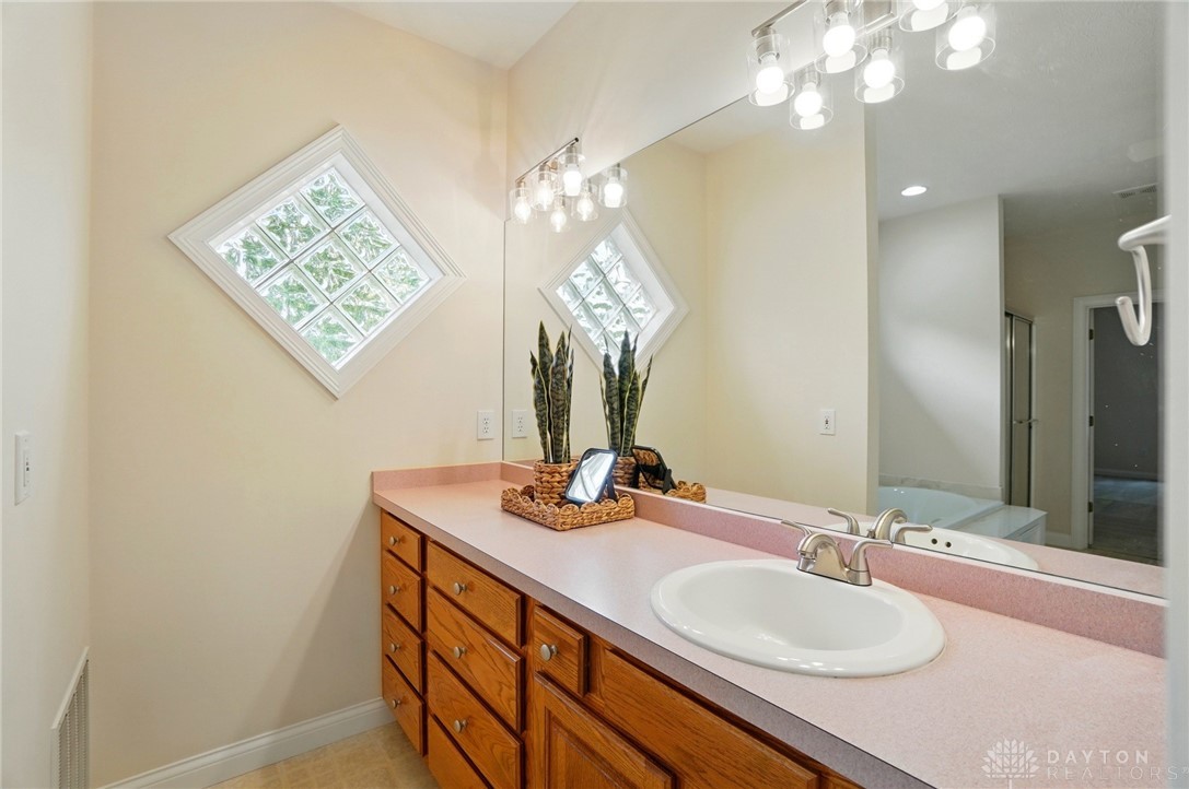 3862 Robinson Vail Road Franklin, OH 45005 - Photo 17 of 65 Gallery Image 17