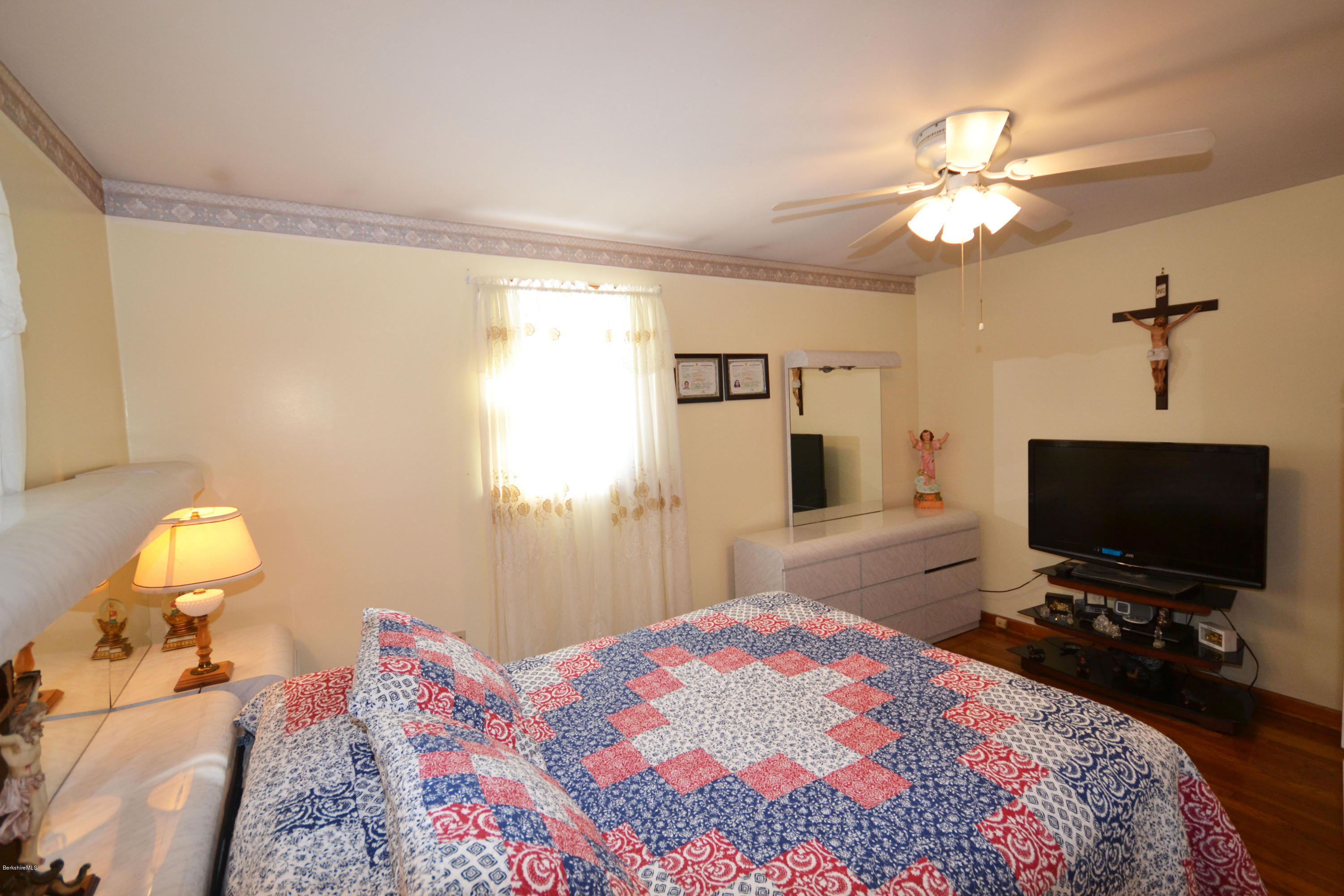 738 Pecks Road Pittsfield, MA 01201 - Photo 22 of 43 Bedroom #1