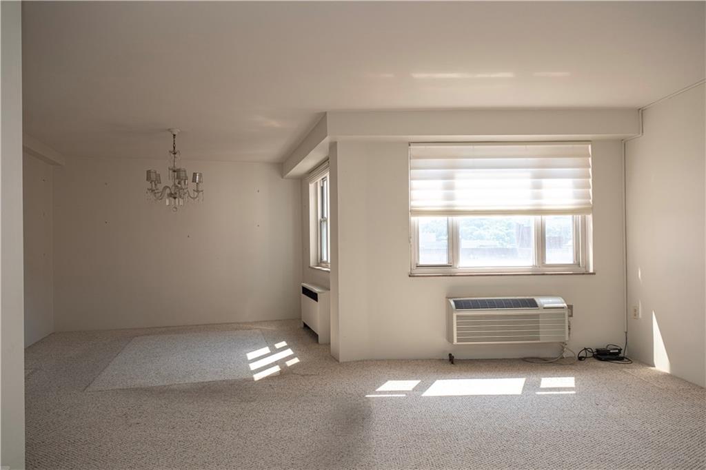 4625 Fifth Avenue, Unit 609 Pittsburgh, PA 15213 - Photo 14 of 27 a view of an empty room with a window